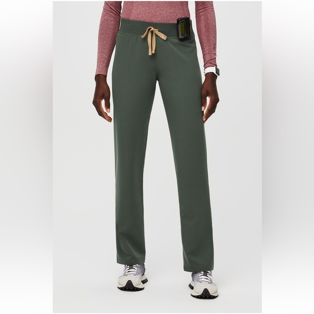 Figs Technical Collection Pants in Green